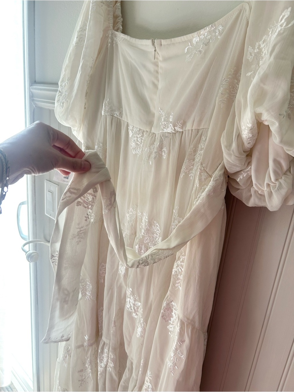 ⭐️ NEW Arula 2X Cream Daniella Floral Puff Sleeve Tiered Maxi Dress - Picture 7 of 10